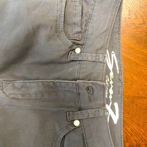 Seven 7, size 4, high rise skinny, gray. Skin-fit soft cotton.